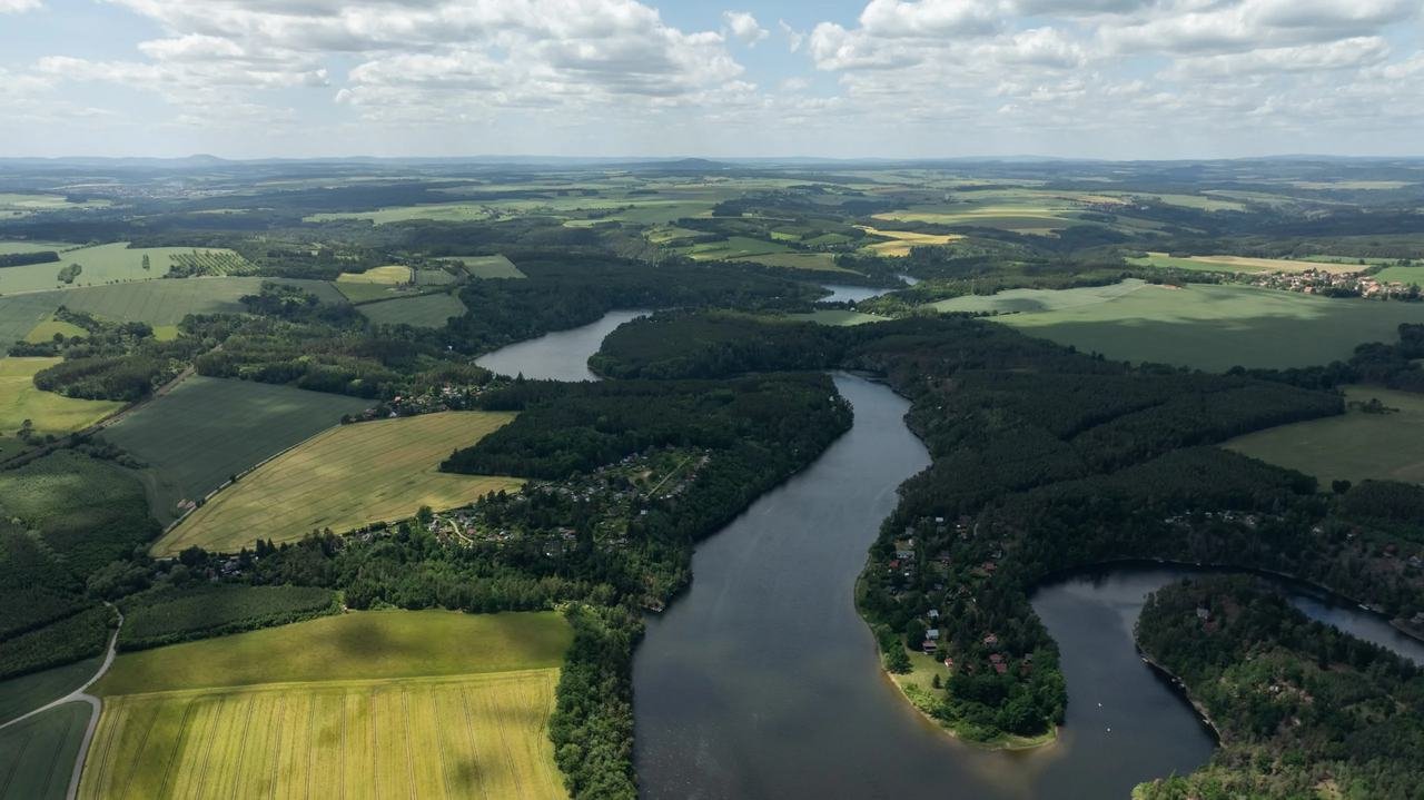Krajina s řekou z výšky